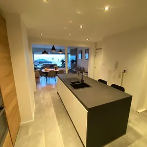 Spacious With Sea View Appartement